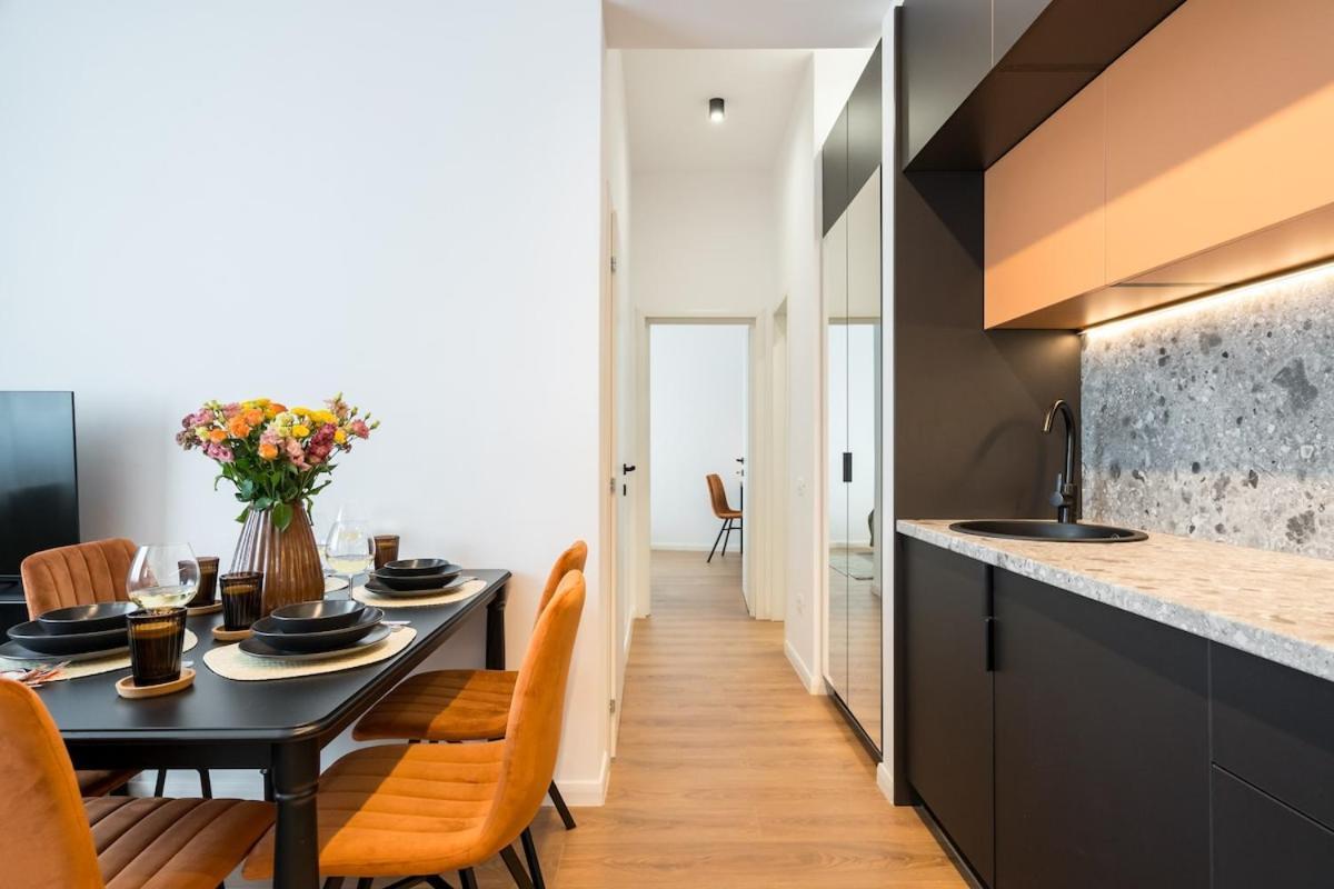 Stunning Views 2br Flat - Location - Terrace Apartament