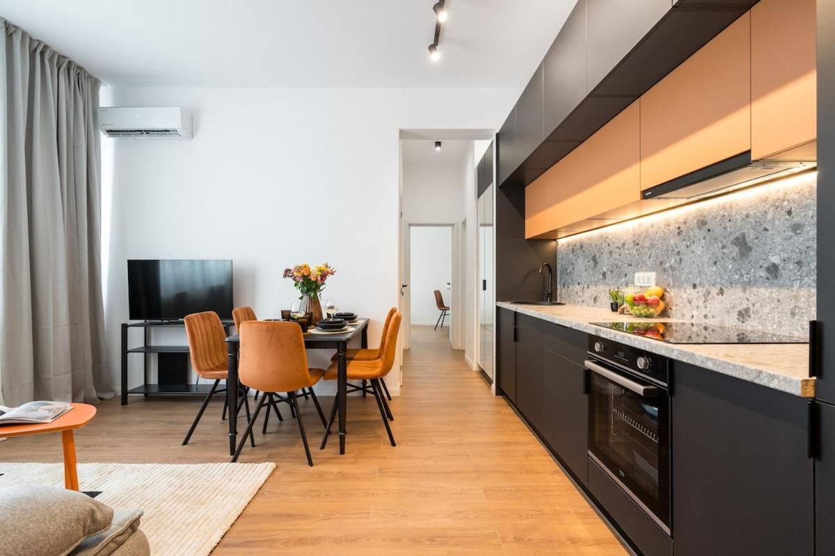 Apartament Stunning Views 2br Flat - Location - Terrace Bucureşti