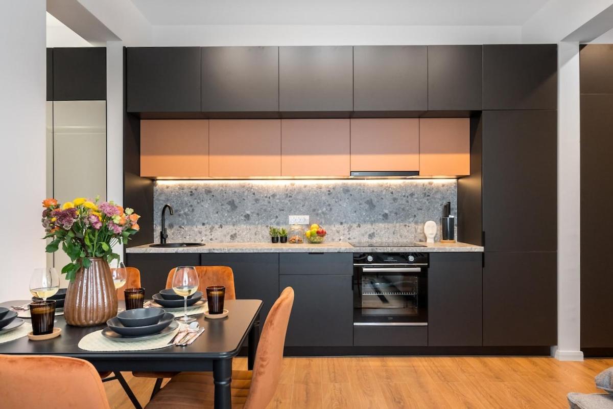 Apartament Stunning Views 2br Flat - Location - Terrace *